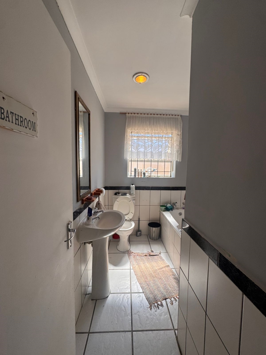 2 Bedroom Property for Sale in Pine Acres Western Cape